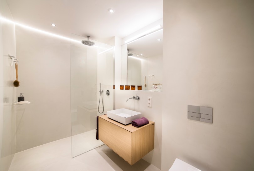 Fugenloses Bad mit Mikrozement